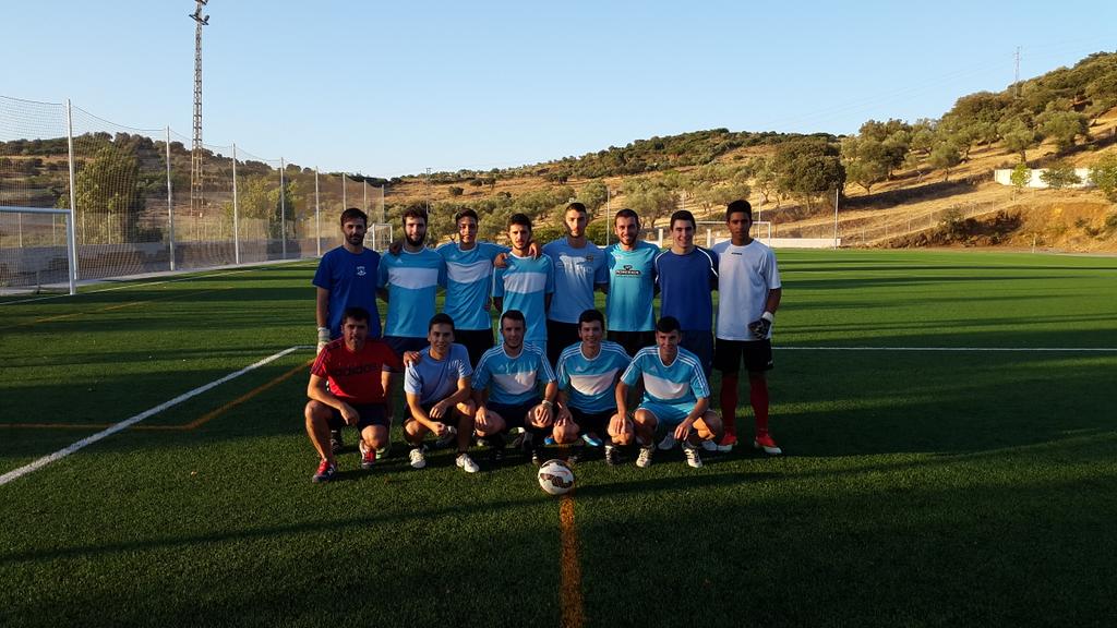 theacademy_fs's tweet photo. CAMPEONES DE FÚTBOL 7 2015 #Grandeequipo #vamosroyal http://t.co/Zqo26paykr