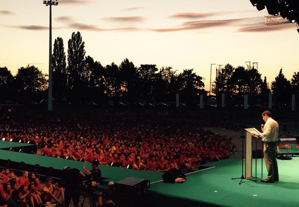 PatrickKanner's tweet photo. Qu'on ne me parle pas de jeunesse repliée. Ce soir j'ai vu 15000 jeunes qui croient aux valeurs du partage #YouReUp http://t.co/R2mF44VirF