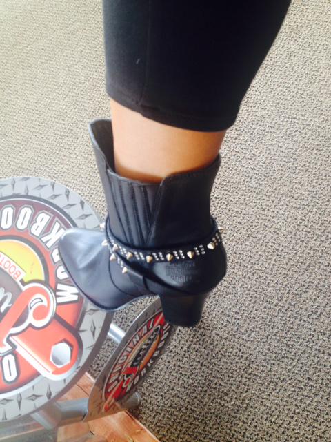 QueenSnowBunny1's tweet photo. Who's sending me $200 for these gorgeous HD's? @adoresfeet2 @RT_Slave @FindomPromos @underdeskloser http://t.co/7BHEEOc6G7