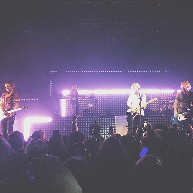 mlplovers3000's tweet photo. R5 YOU GUYS ROCKED IT IN 7/17/15 IN BOSTON!!! http://t.co/rD5R28BjZX