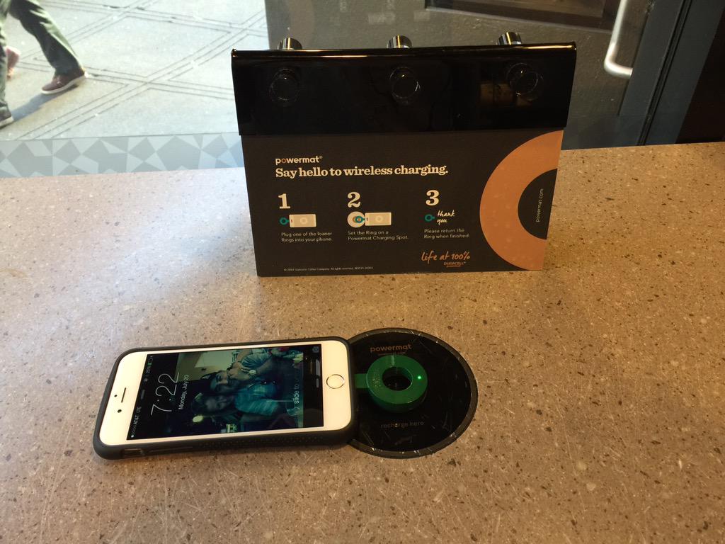 ClaudiaArambula's tweet photo. #starbucks doesn't skip a beat. #chargingproblemsolved http://t.co/j0td442gmu