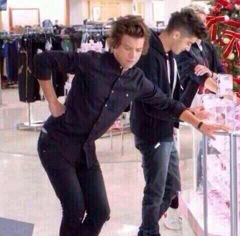 charisoliviaaa's tweet photo. #GrowingUpAGirl randomly getting cramps in public http://t.co/cjuEO5BMq1