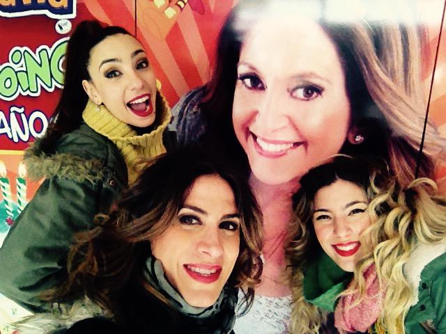 Con nuestra compañera  querida Adriana, <a href="/vimachta/">Victoria</a> y <a href="/nanumecadan/">Nanu Mecadan</a> ..... Las amoooo