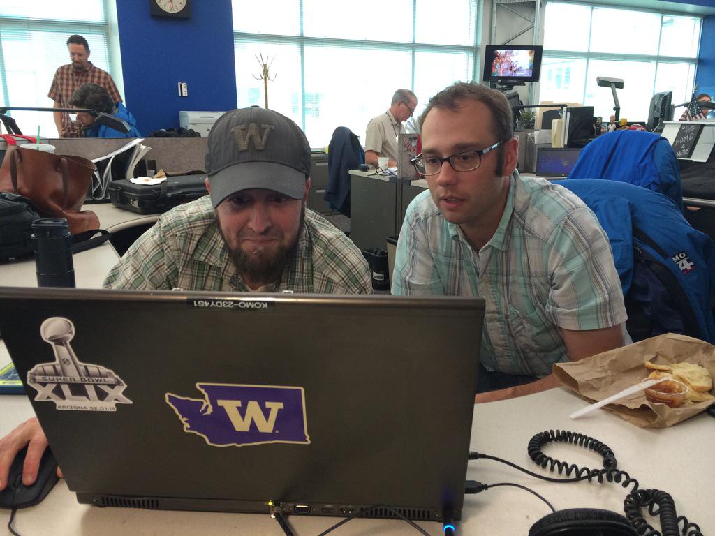 KiyomiTaguchi's tweet photo. Moving to new edit system- training in progress #headstart #adorbsies @FrankKOMO @photog_feds #liveonkomo http://t.co/CbvwFA83f3
