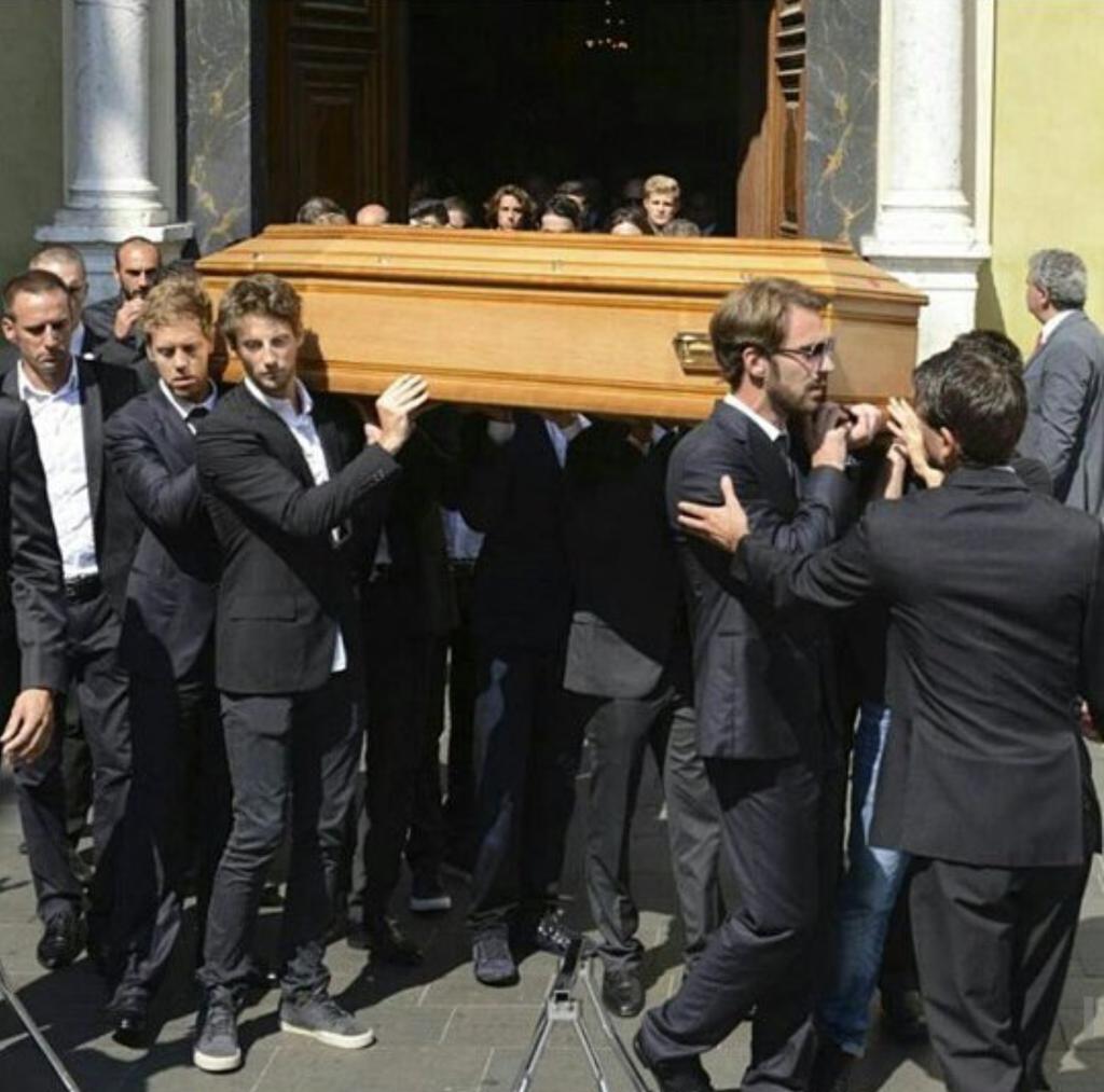 Historical_F1's tweet photo. Vettel Vergne and Grojean during the funeral.. 🙏😢 #JB17 #F1 #CiaoJules http://t.co/PykuTMlSkA