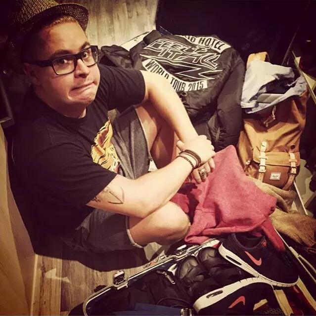 TokioHotel_Info's tweet image. Gustav - Instagram Update: Lost in packing my bags.😣 But I am ready for PART2!😎#feelitallworldtour
