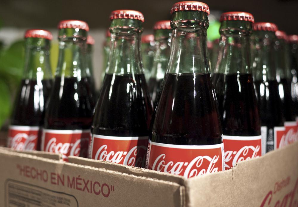 voxdotcom's tweet photo. 21 snacks that explain our delicious world http://t.co/i3OLKsTGVe http://t.co/SSse5c0g32