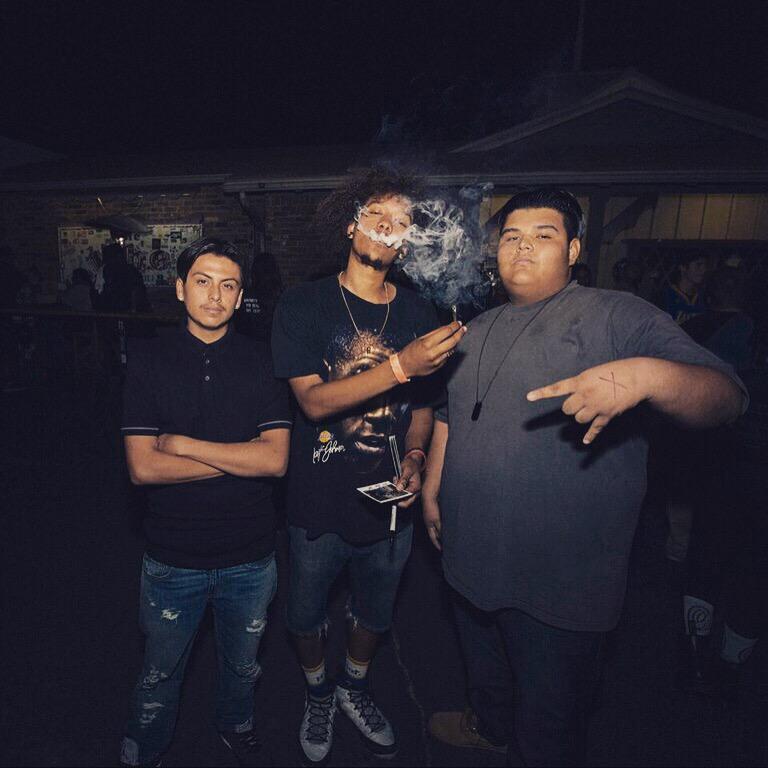sahtyre's tweet photo. Don't really fuck w blunts but I'm always down to put a few up w my real fans #LSDSaga http://t.co/WUmijAFwty