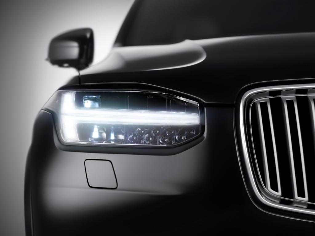 The headlights of the new Volvo XC90 pay homage to Thor's hammer. Can you spot it? onforb.es/1CAliuJ