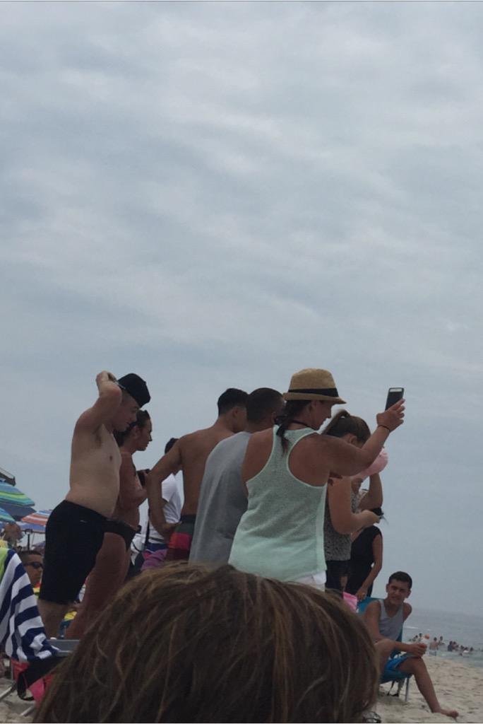 nforgione92's tweet photo. When you're from strong island and you see Dolphins for the first time Go home #Shoebe http://t.co/RfNxUZcMvs
