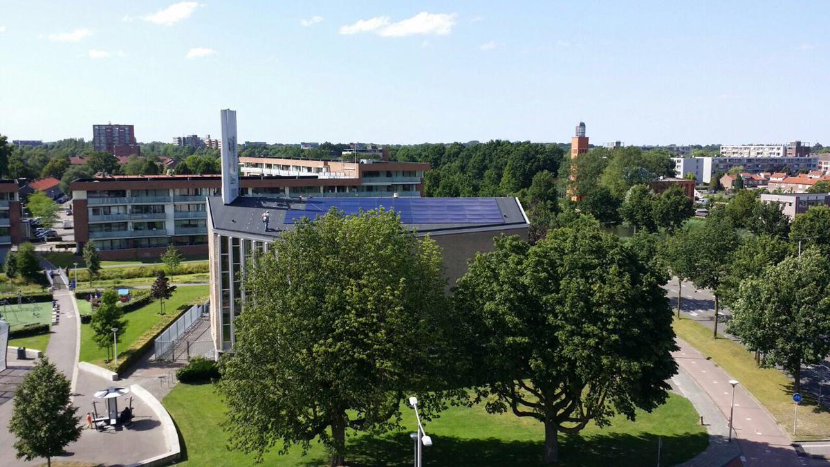 Solarsystemen's tweet photo. Mooie installatie afgerond vandaag. 100 #zonnepanelen geplaatst op de Adventkerk in #Amersfoort. http://t.co/QE3RzHQQ3l