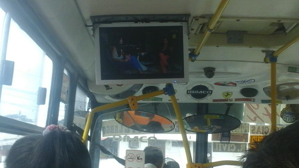 joseroberto_23's tweet photo. #TeleBus linea 42 buen recorrido con buena programación @MinutoCeroEC @larepublica_ec @Diegordinola @calleGerardo http://t.co/DMbXVZtt7t