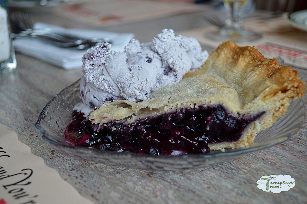 turnipseeds's tweet image. A3. How about some homemade blueberry pie w a side of blueberry ice cream - in #Maine, of course! #InsuranceThatFits