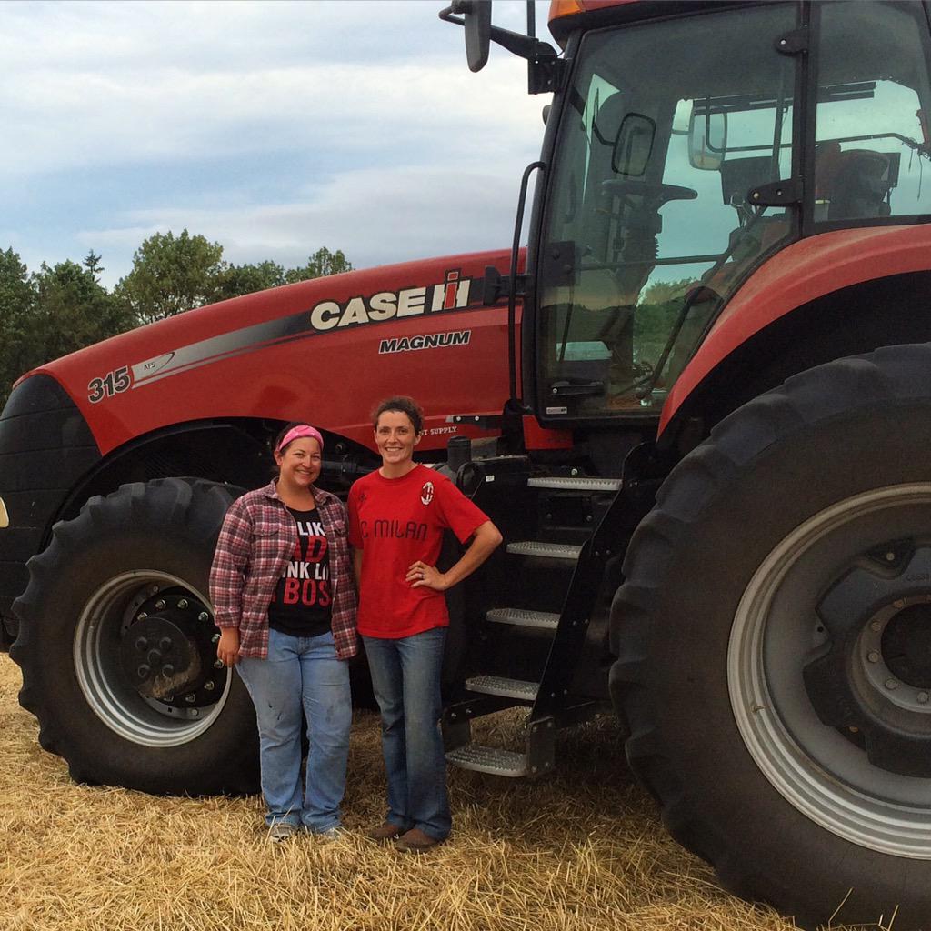 A grass seed farmer &amp; a dairy farmer <a href="/HarroldsDairy/">Bobbi Harrold Frost</a> #AgWomenPic #ORag
