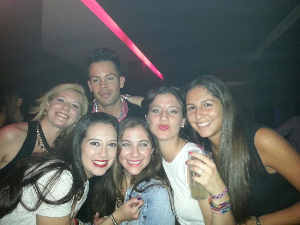 Diamev's tweet photo. @rialjorge asi son las noches de mariano en Córdoba boliche CRUZ http://t.co/fF4Czd1dh7