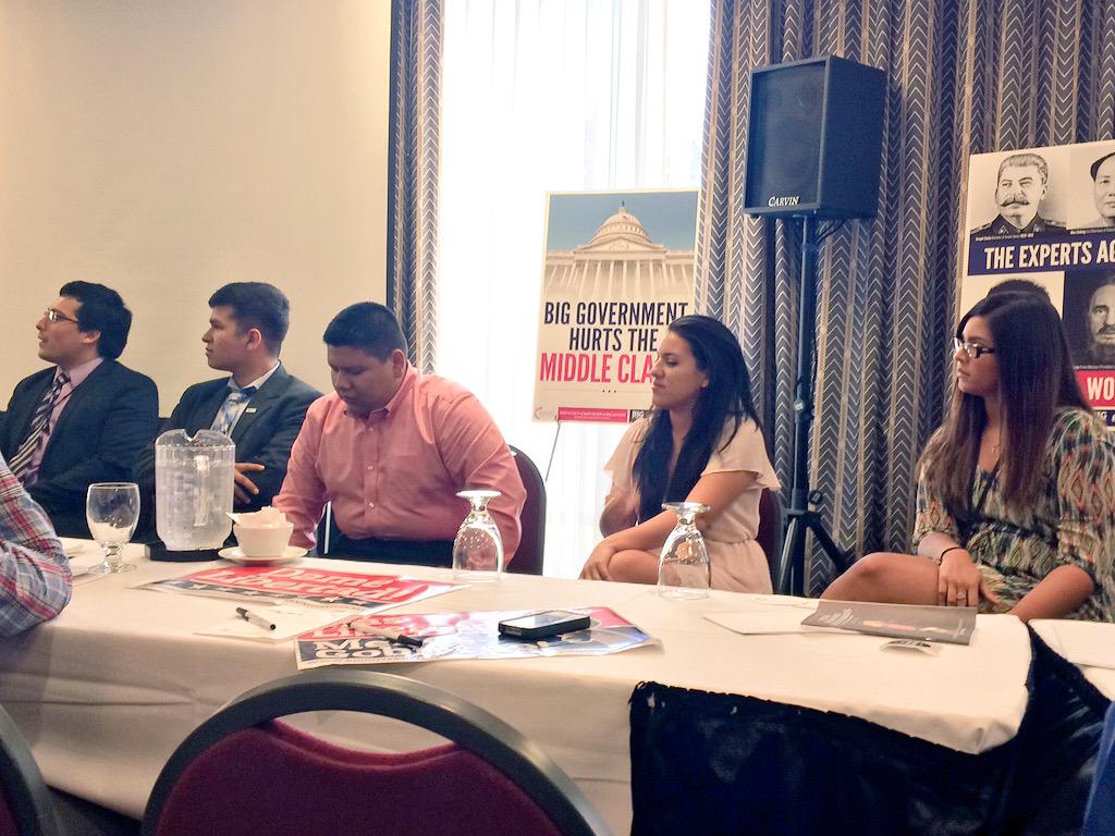 heyyyitsalii's tweet photo. @TurningPointUSA #YLLS2015 Student Panel 🇺🇸 http://t.co/uisy8pwobp