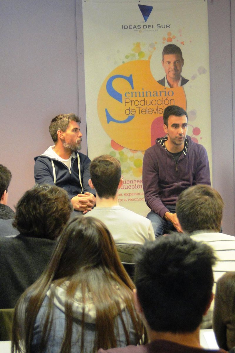 ideasdelsur's tweet photo. Arrancó el Seminario Producción de TV de Ideas del Sur con @elchatoprada @hoppefede, dos grandes! Bienvenidos chicos! http://t.co/uVemdHYcsB