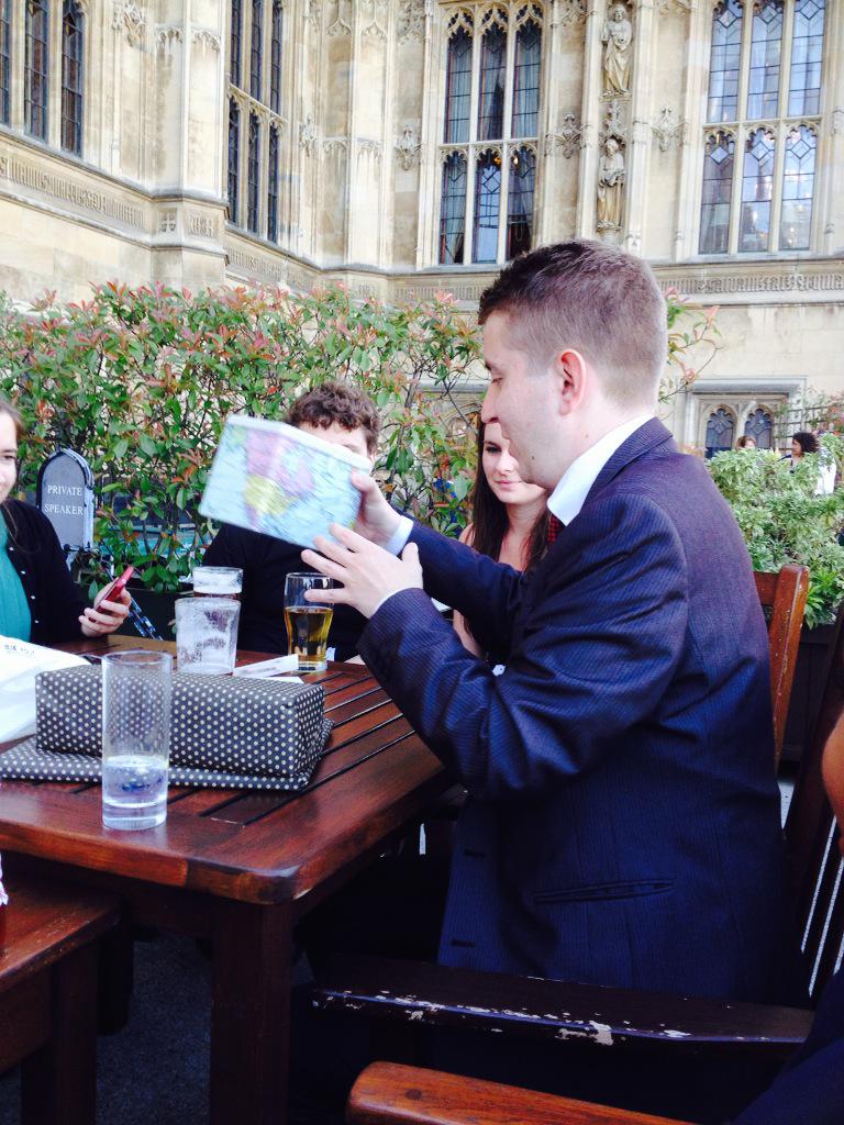 Chrisbowen222's tweet photo. #singwhenyou'releaving Matt Kelcher opening his pressies http://t.co/8IauS5ner9