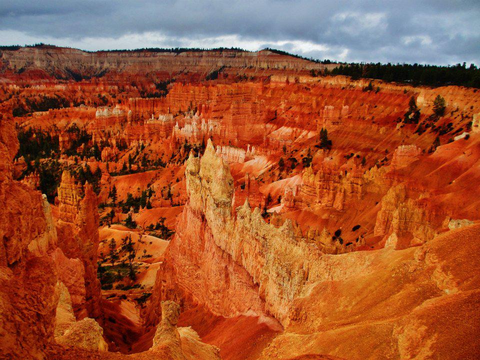 theAmericanRT's tweet photo. Only 80 miles NE of @ZionNPS, @BryceCanyonNPS is famous for unique rock structures called hoodoos #explore #adventure http://t.co/UnCKfqMm6P