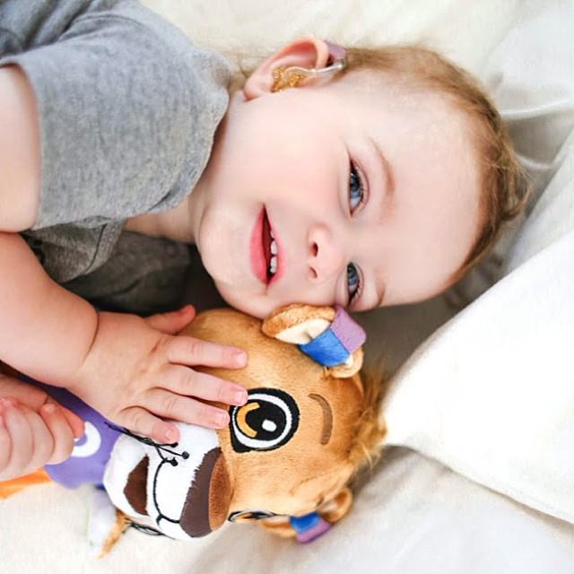 Tips and tricks to help you and your baby or toddler get comfortable with new #hearingaids ow.ly/PUog6