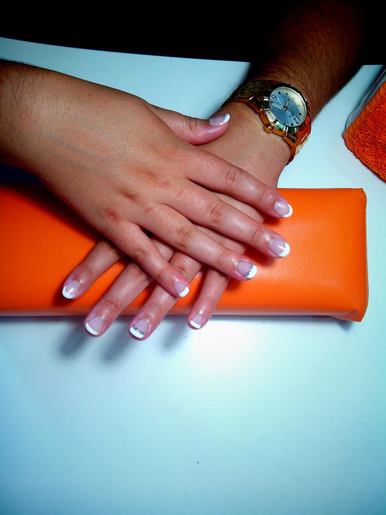 TatiDeMar's tweet photo. esmaltado permanente . http://t.co/vNOYAMHVor