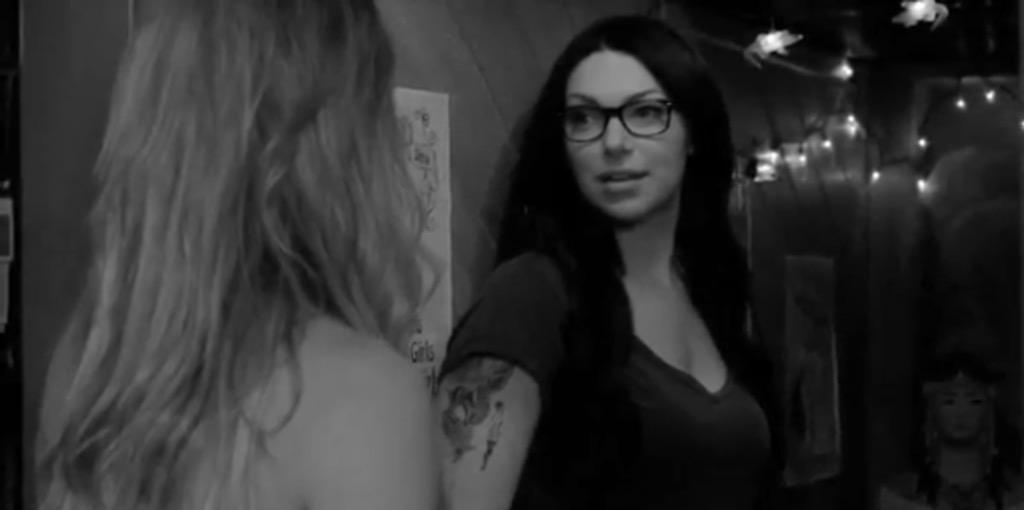 dracarysvause's tweet image. Like Alex has always just looked at piper from the moment the met with love, rather than lust and I'm so sorry
