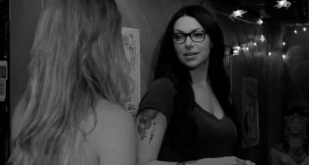 dracarysvause's tweet image. Like Alex has always just looked at piper from the moment the met with love, rather than lust and I'm so sorry