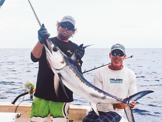 grayfishtag's tweet photo. Congrats 2 angler Scott on a sweet Swordfish #GrayFishTag #tagandrelease from @budnmarys #FLKeys @costasunglasses http://t.co/N89hBP8NvY