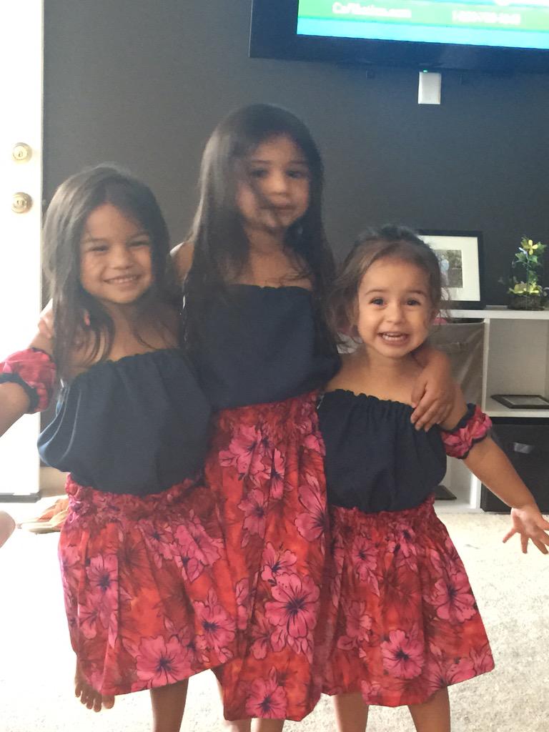 Faavesi's tweet photo. Hula life http://t.co/cbqZEmP7fu