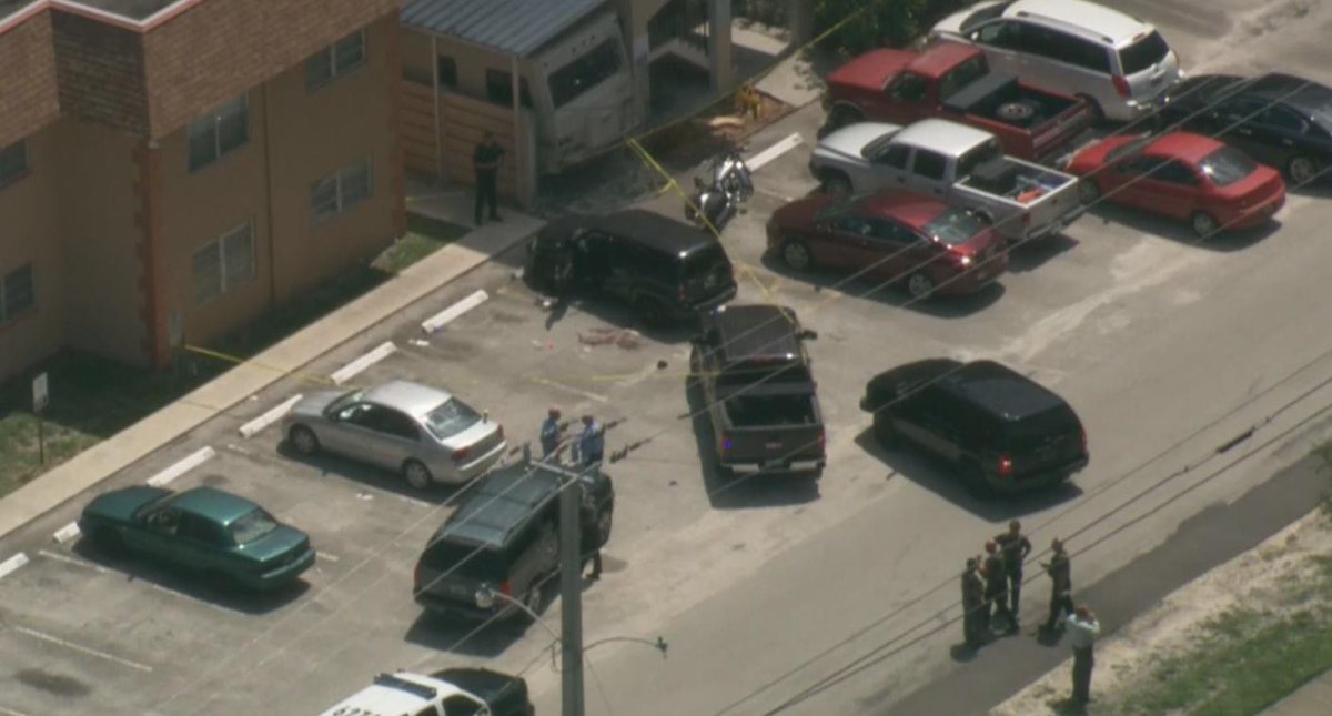 #BREAKING Units on-scene in Oakland Park following deputy-involved shooting http://t.co/YKMgj9KPX5