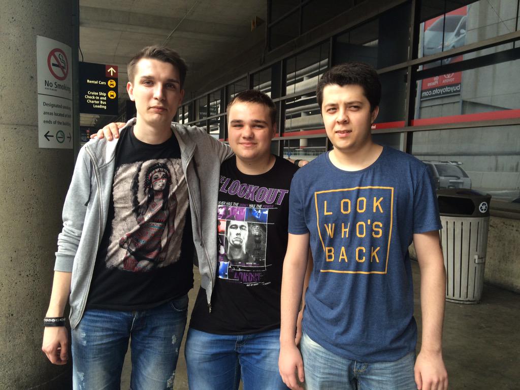 CKdgCRTVEAA3KkJ.jpg:large