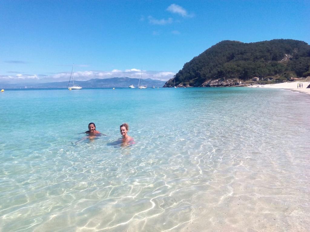 elmundoyourway's tweet photo. Muchísimas gracias a @VigoCB y a Sailway por un día inolvidable navegando en... ¿Grecia? No, ¡Galicia! http://t.co/uqQYgEjPUm