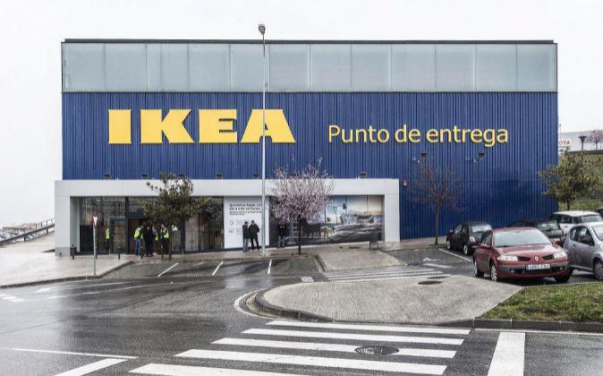 expansioncom's tweet photo. Ikea centrará su estrategia en el concepto 'alrededor de la mesa' http://t.co/tRdptWwQ6W http://t.co/HwgvUEPe1s