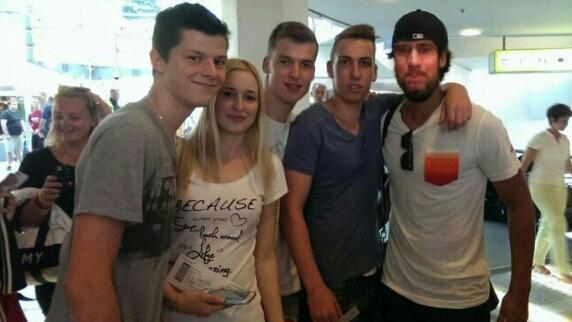 DanielLumb0r's tweet photo. @tsv_1911 ....#LG an die oberweirer Jürgen,lana, Tom und Sascha. Kommt gut heim, für uns geht's weiter.#Kamerun http://t.co/We842wH4dA