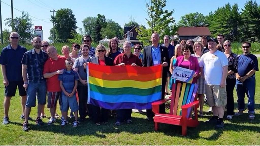 Rainbow Colours fly right across #Muskoka for 2nd year. <a href="/muskokapride/">Muskoka Pride</a> #pride2015 
prideontario.com/rainbow-flies-…