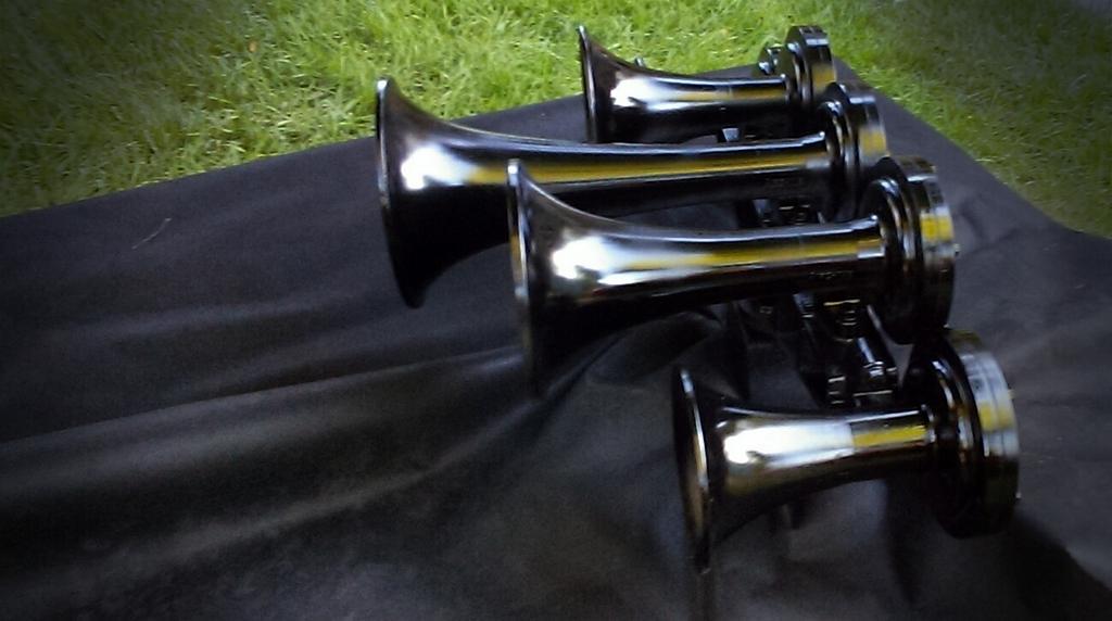 UPRR97's tweet photo. If you like train horns #trains #horns #nathanhorns http://t.co/A9MRarZH2b