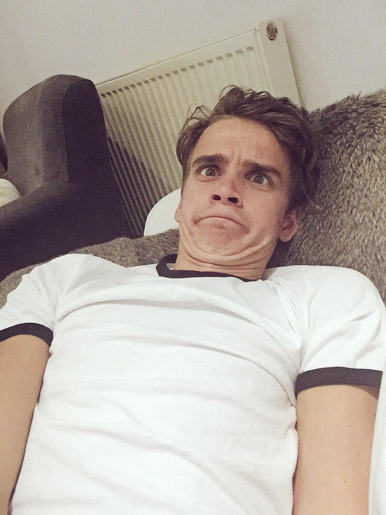 Joe Sugg On Twitter Kinda Annoyed They Didnt Use This Photo Though Ujgihd0bfd 