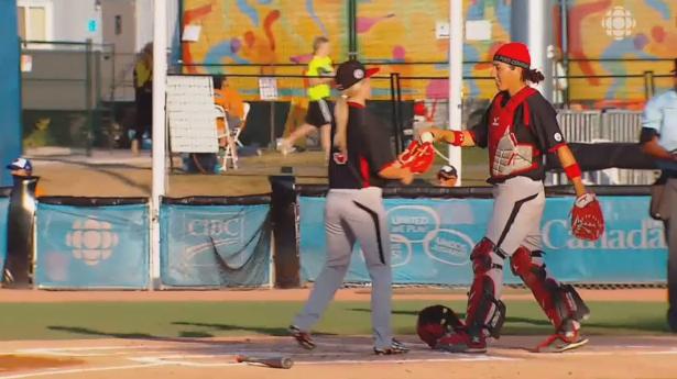 baseballquebec's tweet photo. Excellent reportage sur l'équipe de @baseballcanada féminine pour #TO2015 via @RC_Sports | http://t.co/xqHGdCGemB http://t.co/IQTM9cXaa6
