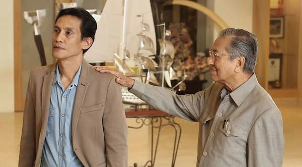 Bernipu Twitterren Tun M Melakonkan Watak Sebagai Ayah Suzi Dalam Filem Gila Gila Remaja 2015 Bersama Pelakon Faizal Husin Http T Co Qu2urjlozk