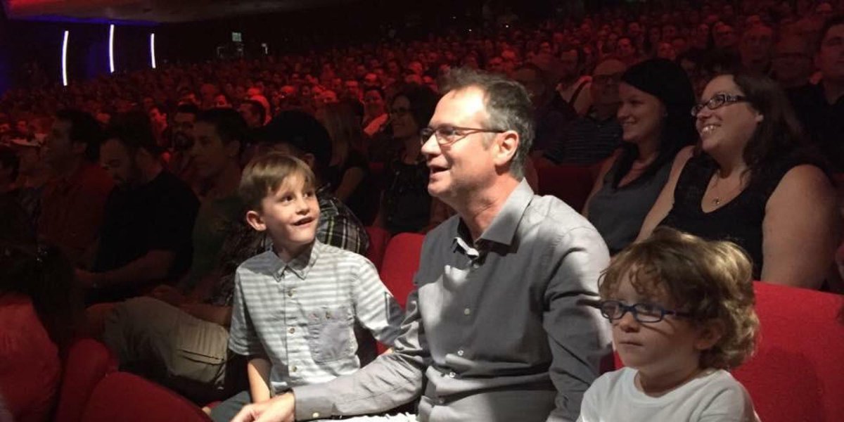 HuffPostQuebec's tweet photo. Gala hommage à François #Pérusse: plus drôle qu'émotif #JPR2015 http://t.co/Nibr3dBGap http://t.co/UgfLLTWzto