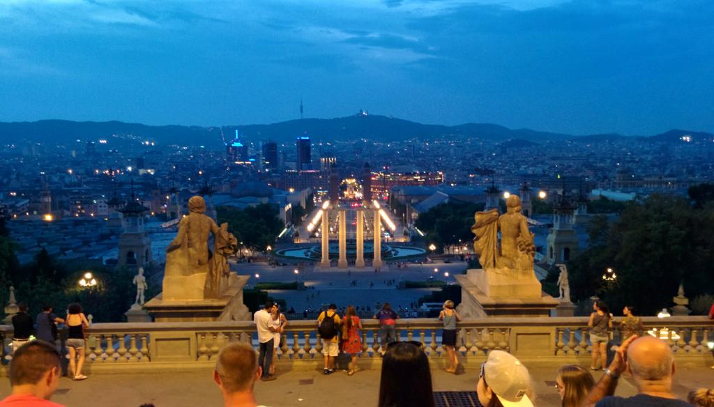 Raulwsm's tweet photo. Después de una vuelta por Barcelona toca descansar. http://t.co/OrZSPqGGtz