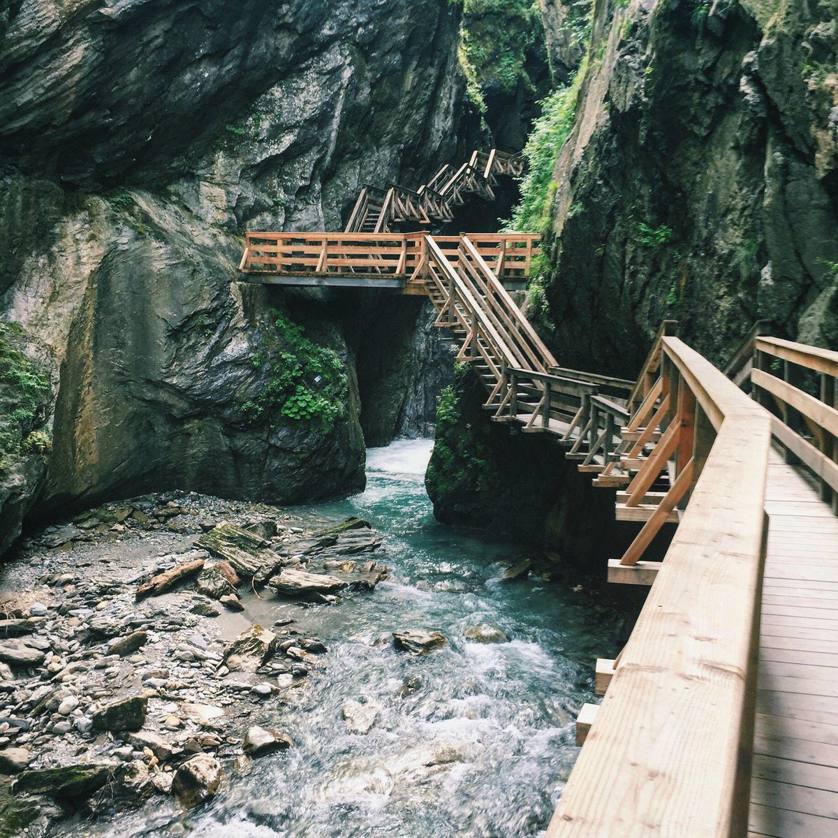 _Melbourneer_'s tweet photo. a fairy tale gorge boardwalk in the Austrian Alps - http://t.co/HJKKZa7ZCj http://t.co/EepimnsAlX