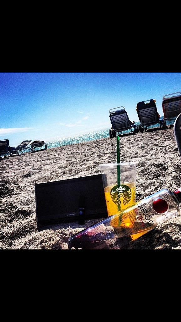 imoldgreg239's tweet image. #Bose #ciroc #gpen #starbucks #captiva #islandlife @Ciroc @Bose @GPen @Starbucks