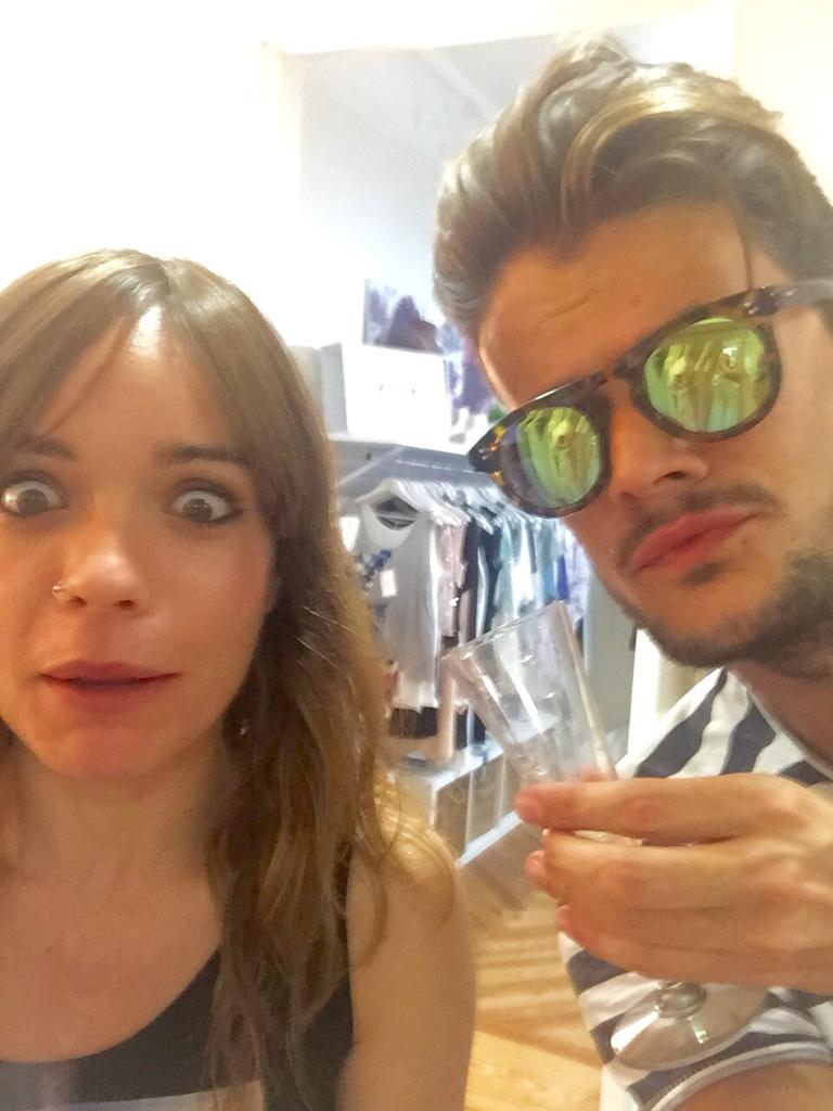 SrtaValeriie's tweet photo. Dos gotas de agua http://t.co/G9tXle76tk