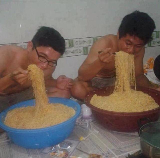 thvg_'s tweet photo. quand tu rentres de soirée http://t.co/CxwvfZwUb2