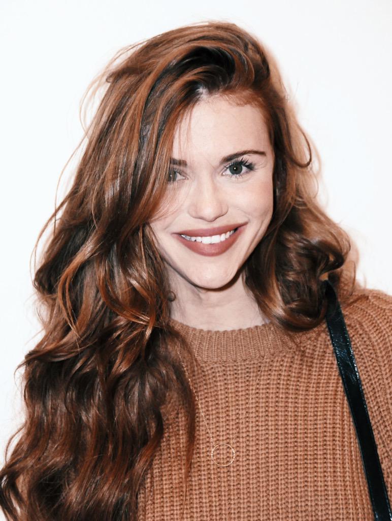 filthyqueer's tweet photo. Holland Roden is so beautiful http://t.co/kC4Fpa0asz