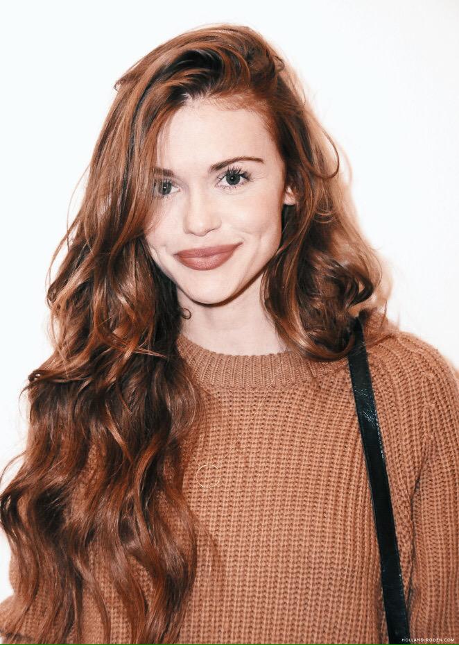 filthyqueer's tweet photo. Holland Roden is so beautiful http://t.co/kC4Fpa0asz