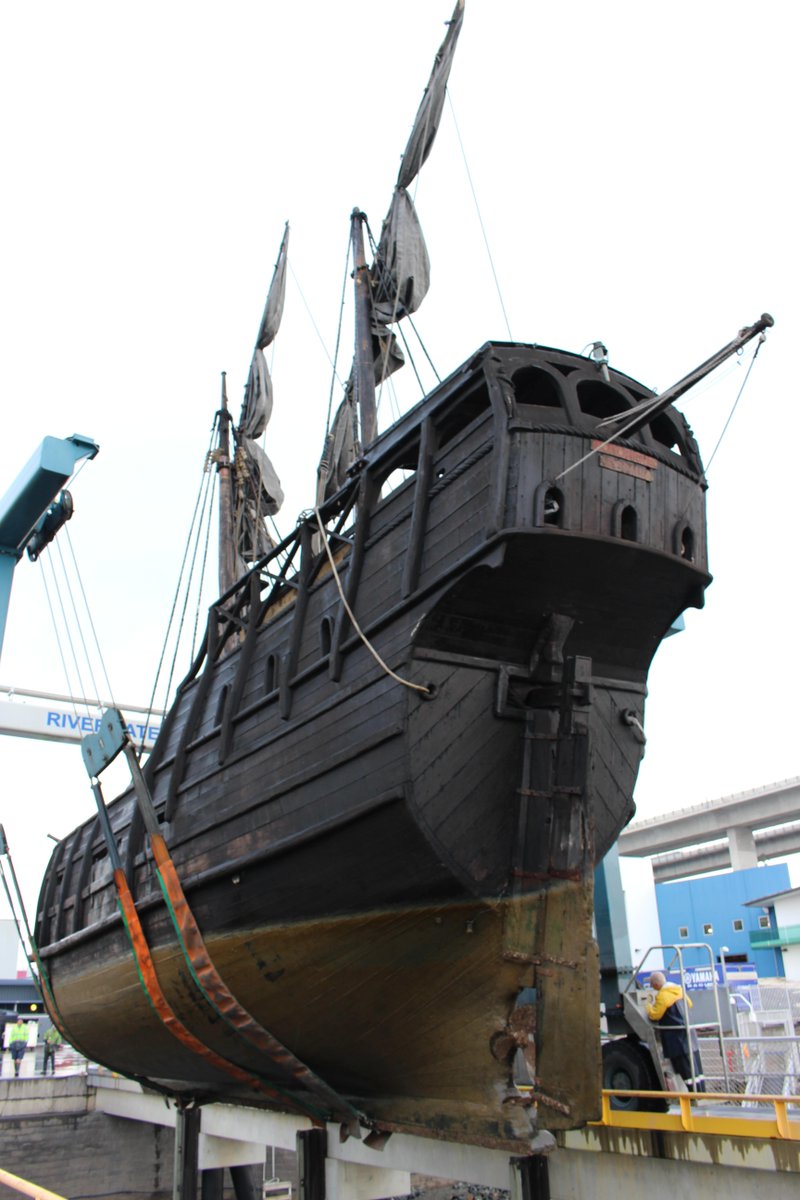 RivergateMarina's tweet photo. You don't see many vessels like this! #notorioustheship is hauled out at @RivergateMarina http://t.co/izxsOA70E1