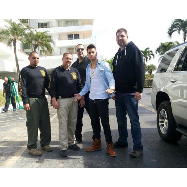 usexecutivepro's tweet photo. Celebrity/VIP Security #USExecutiveProtection #security #securitydetail #Bodyguard http://t.co/MoIQQh1QoE