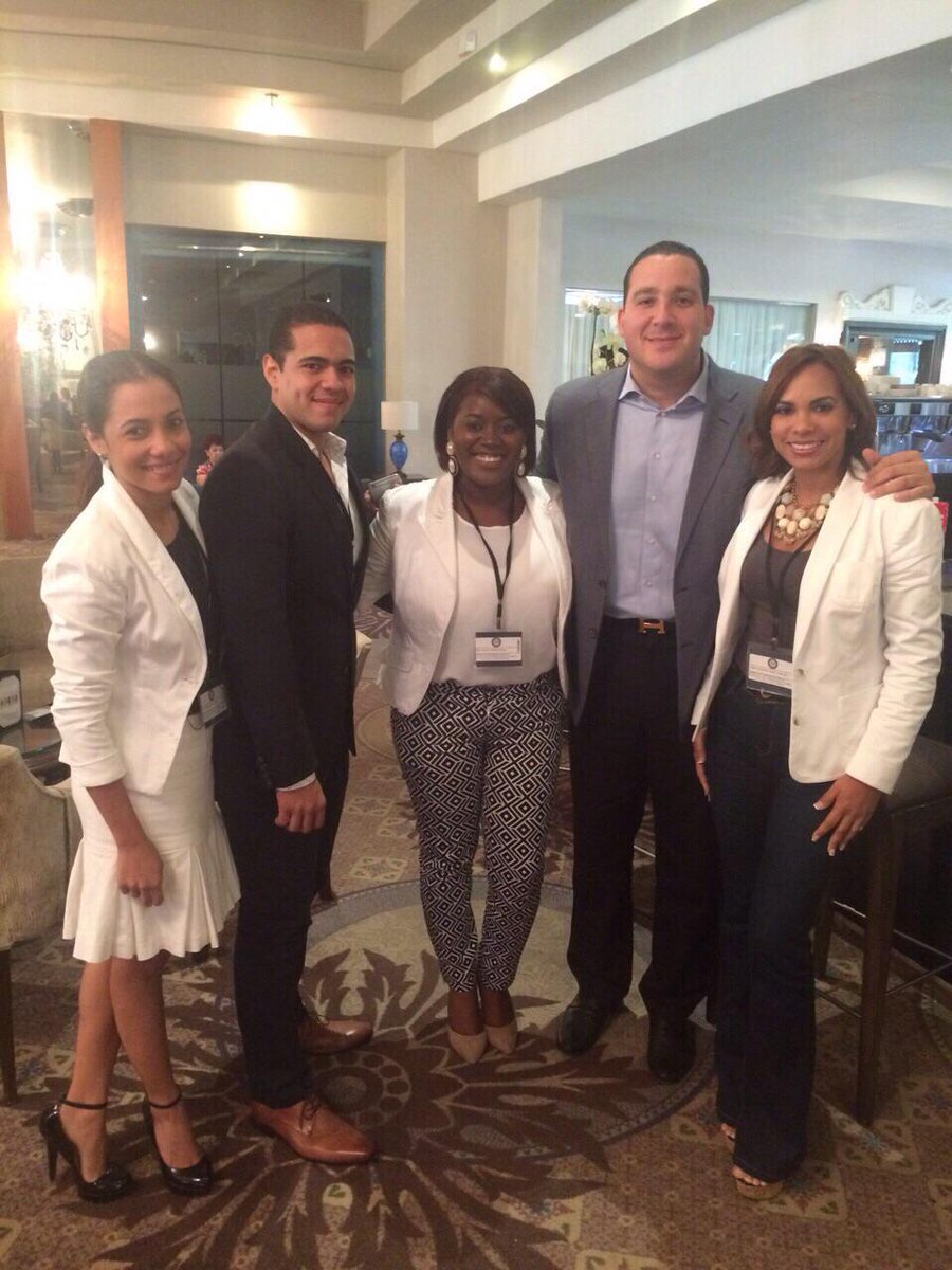 JoelDiazU's tweet photo. Compartiendo con algunos amigos #Ciclo3 #AcademiaApp http://t.co/lvYDoz45ji